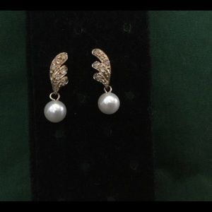 Pearl and diamond earrings 14k